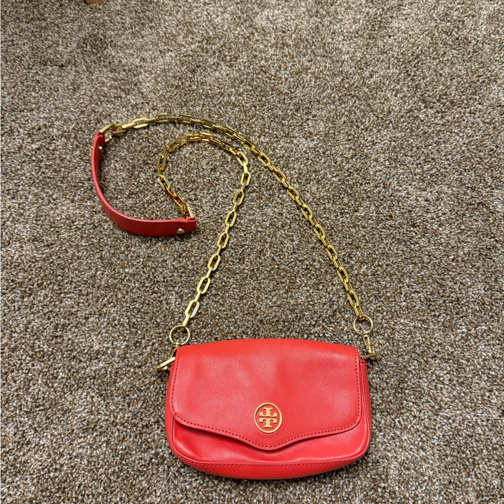 ❌🚫‼️SOLD: Tory Burch Crossbody Bag with Gold Chain